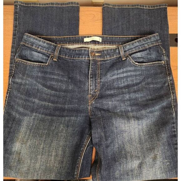 Levi 18M 590 Boot Cut Jeans. Measures approx 40W x 31 inseam x 11 rise - Picture 2 of 10